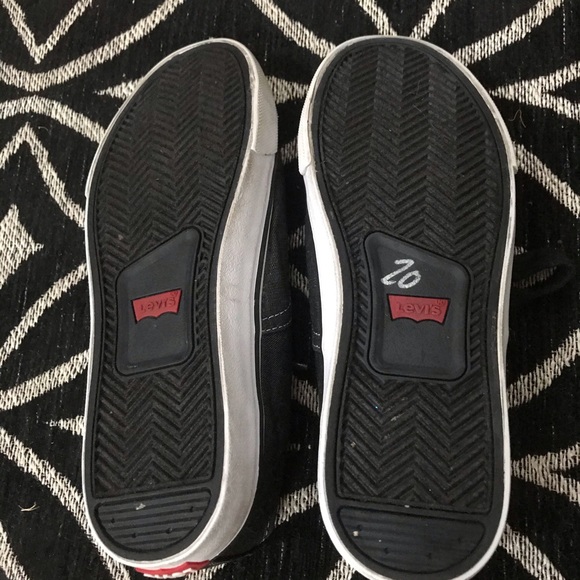 Levi’s black sneakers color is a stone wash black - Picture 3 of 3